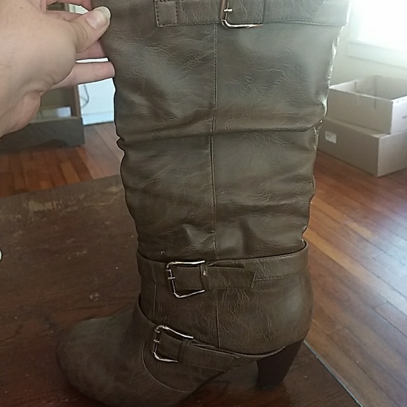 Brown slouch boots - Picture 2 of 4